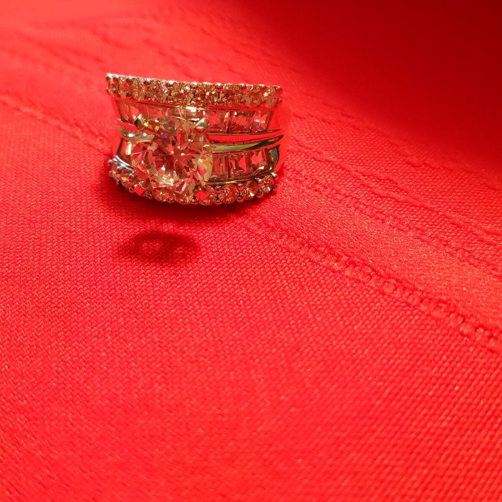 Lovely Absolute Ring, Size 8